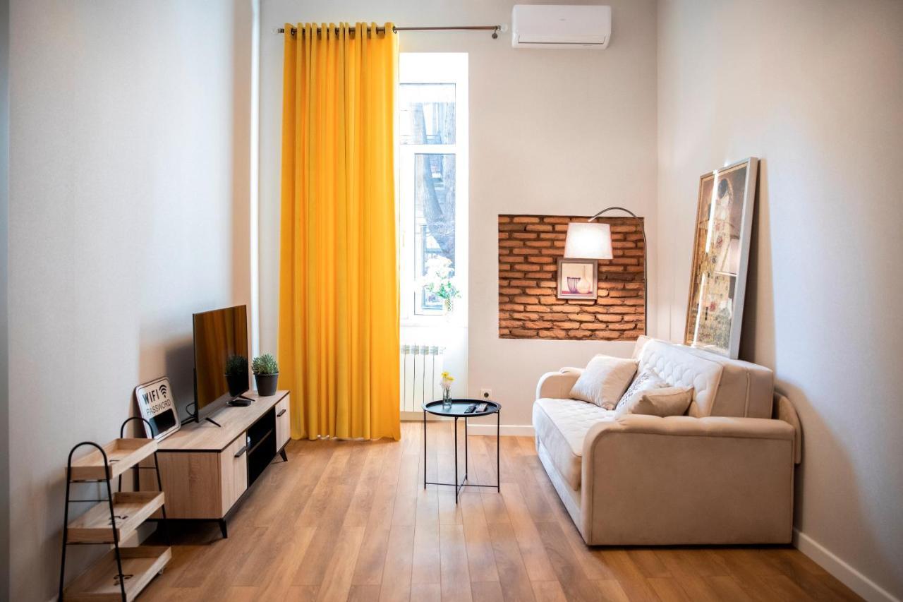 Charming Apartment In The Historic District Of Тбілісі Екстер'єр фото